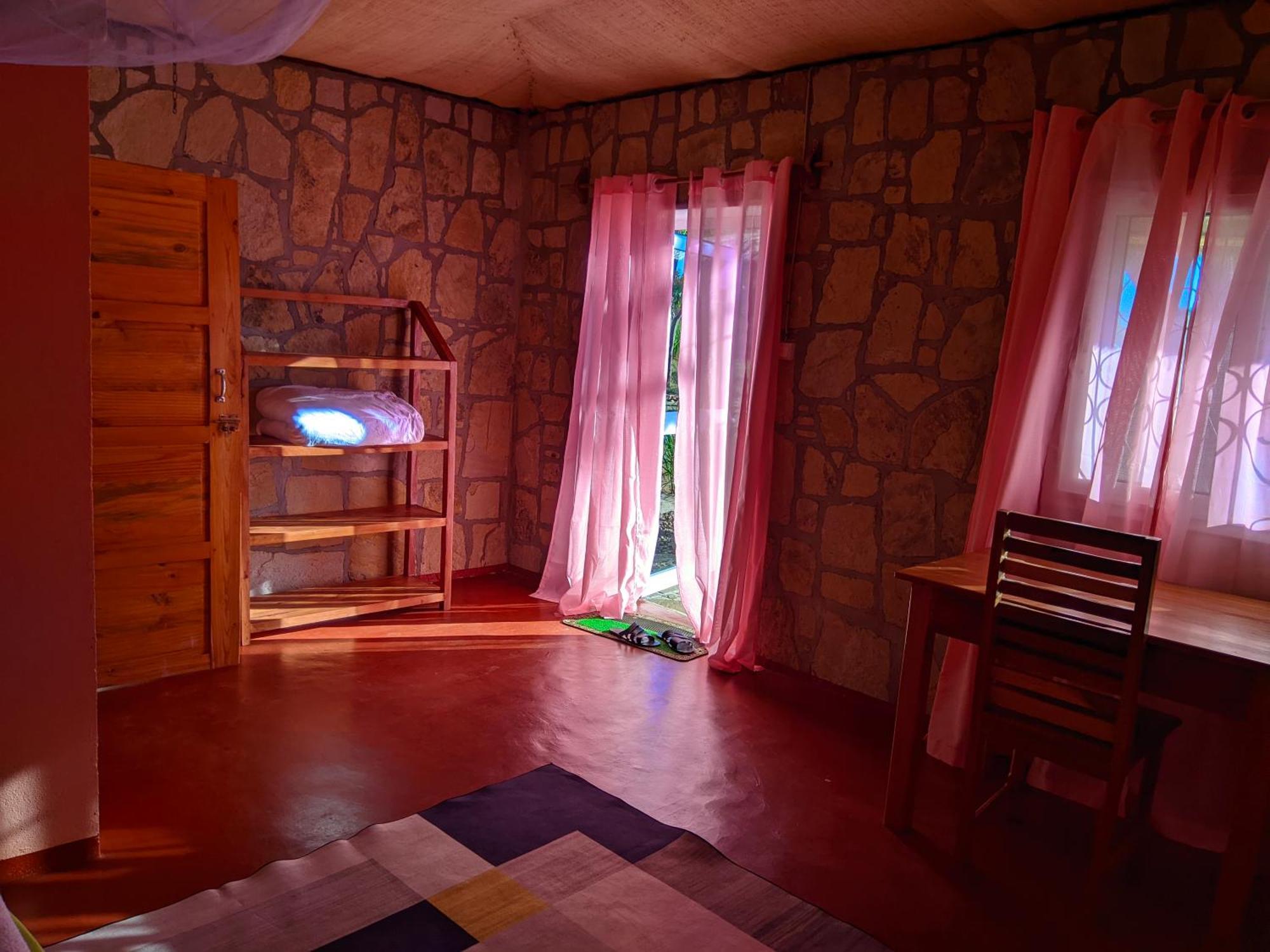 Chambre D'Hote Ristorante Pizzeria Liberta Ranohira Экстерьер фото