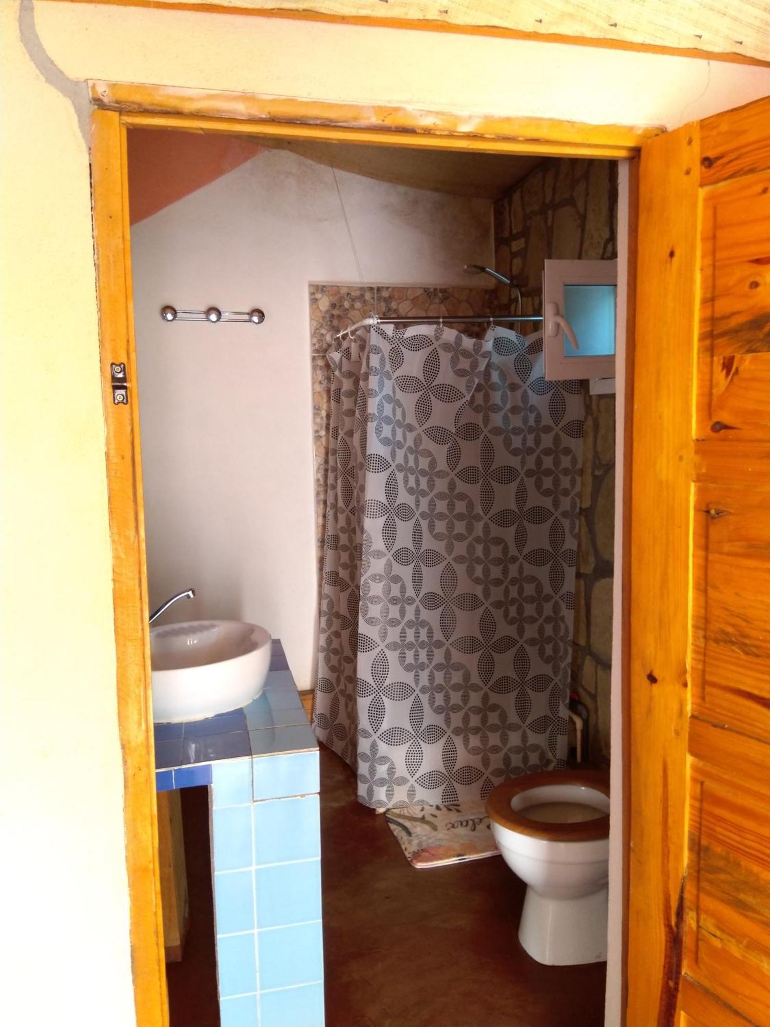 Chambre D'Hote Ristorante Pizzeria Liberta Ranohira Экстерьер фото